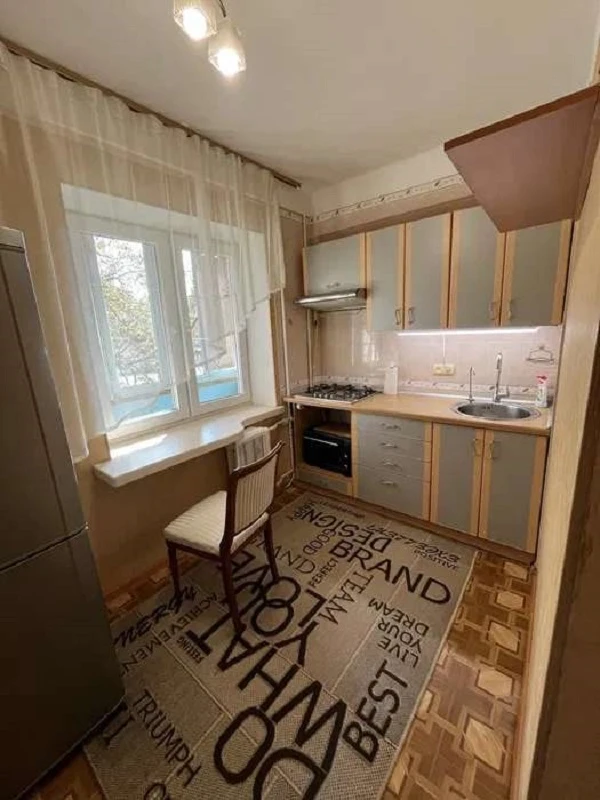 Сдача 1-комнальной квартиры 32 м², проспект Павла Тычины, 11