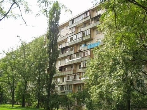 Сдается 1-комнатная квартира 33 м², проспект Павла Тычины, 3