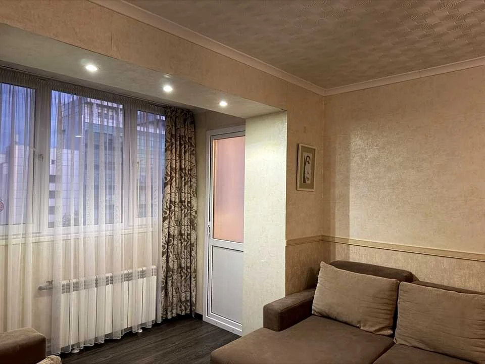 Apartment. Solomianka St.
