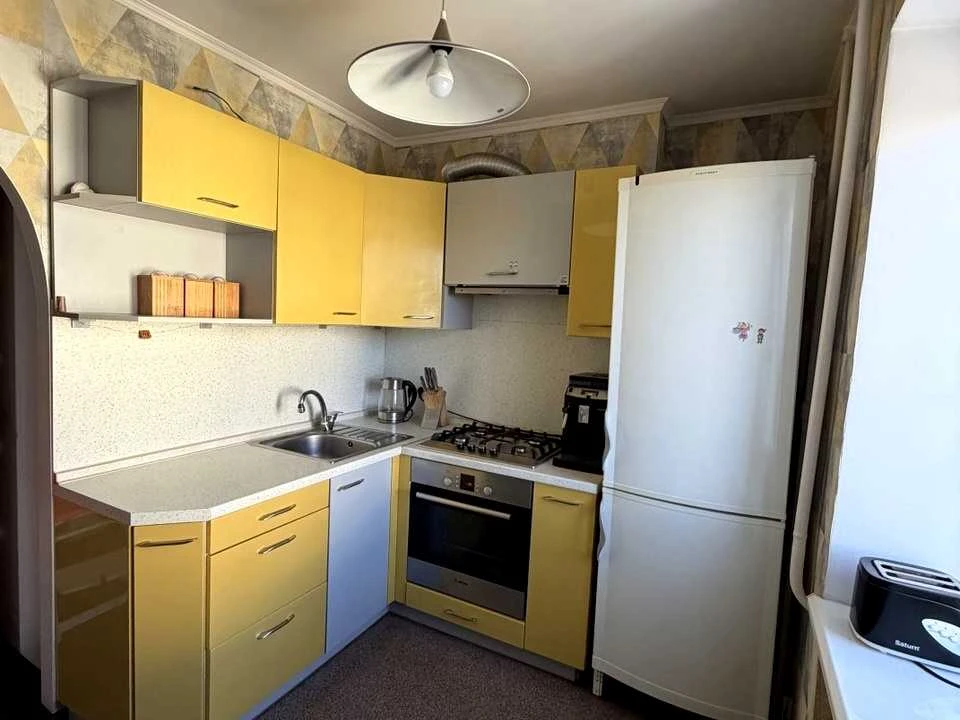 Apartment. Solomianka St.