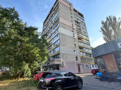 Apartment. Solomianka St.
