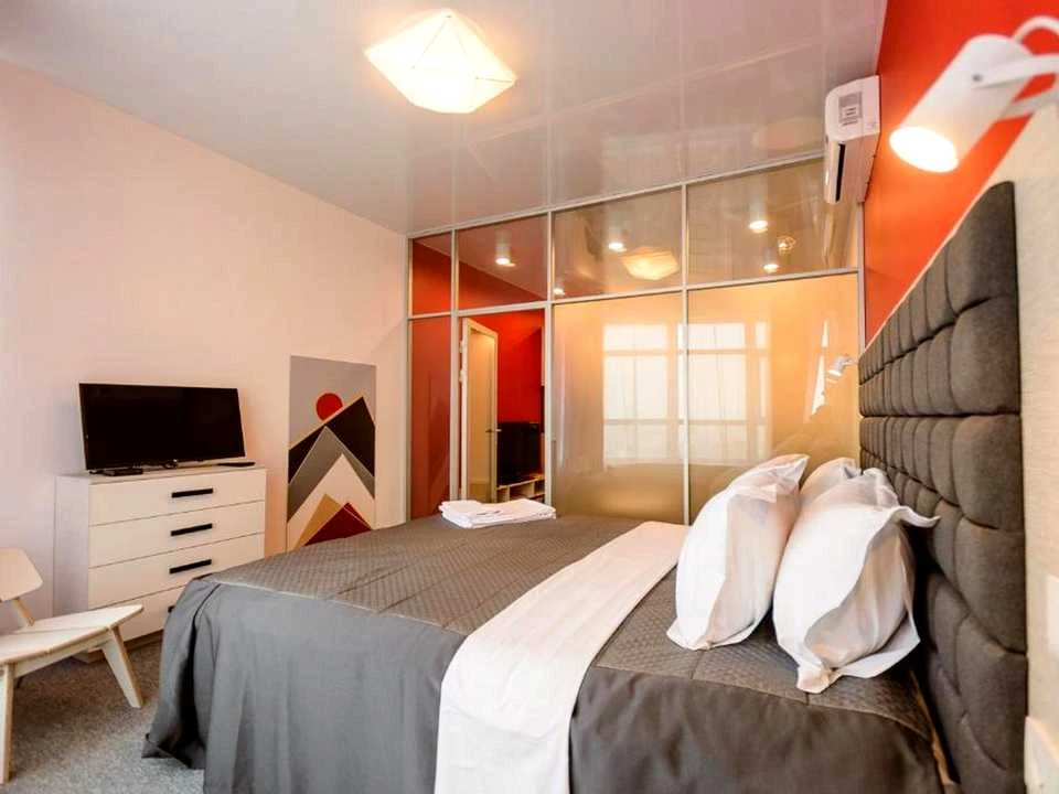Apartment. Kyiv, Klovs'kyy uzviz