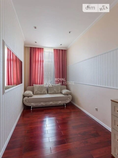 Sale of 2-room apartment 91.3 sq. m. on Konovaltsya Yevhena Str. 44A