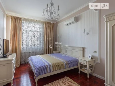 Sale of 2-room apartment 91.3 sq. m. on Konovaltsya Yevhena Str. 44A