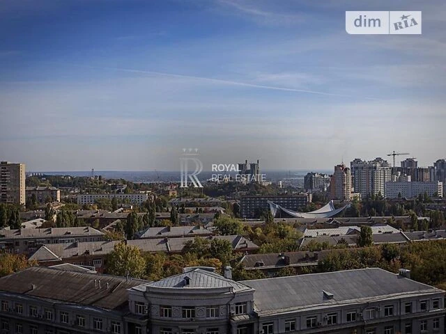 Sale of 2-room apartment 91.3 sq. m. on Konovaltsya Yevhena Str. 44A