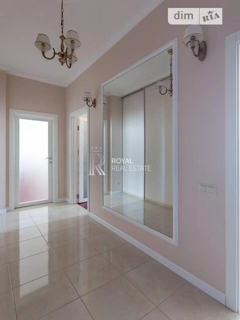 Sale of 2-room apartment 91.3 sq. m. on Konovaltsya Yevhena Str. 44A
