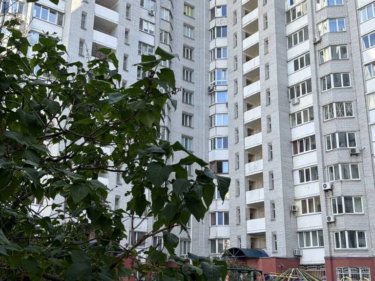 Apartment. Kyiv, Прилужна St.