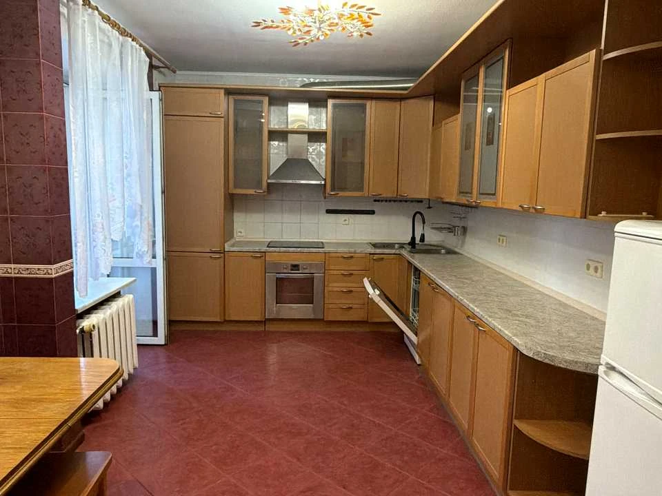 Apartment. Kyiv, Прилужна St.