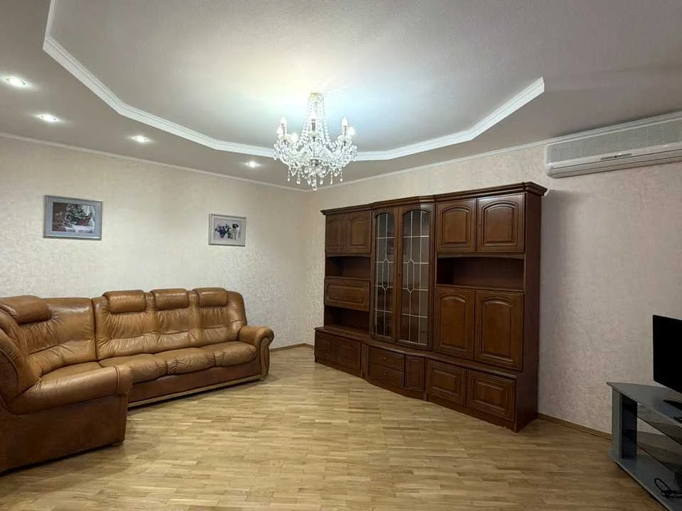 Apartment. Kyiv, Прилужна St.