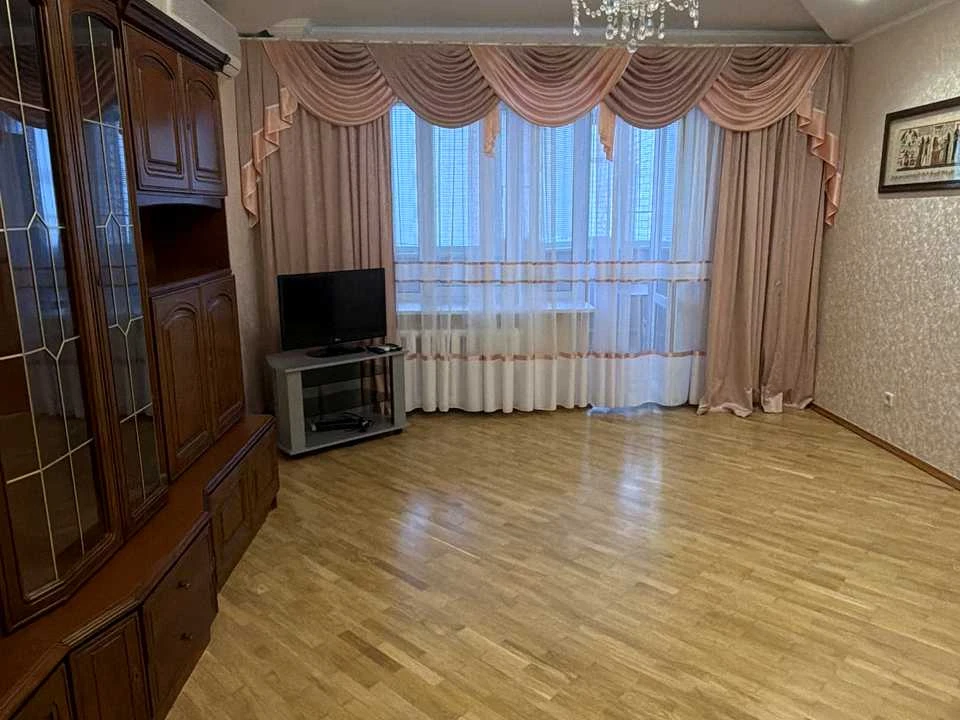 Apartment. Kyiv, Прилужна St.