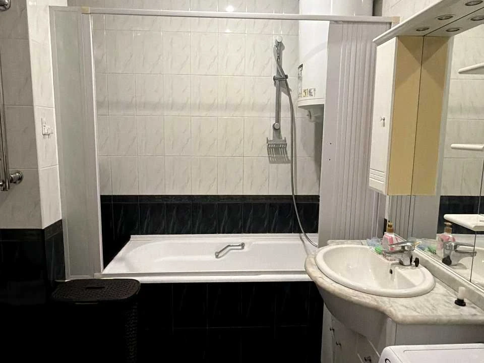 Apartment. Kyiv, Прилужна St.