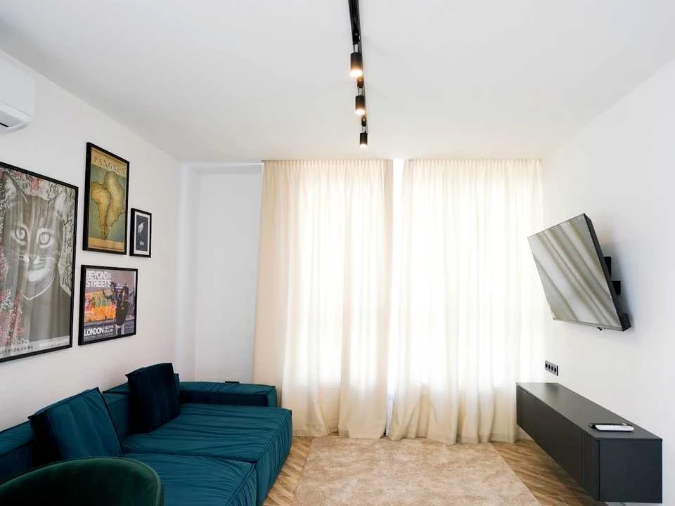 One-room apartment. Kyiv, Naberezhno-Rybalska St.