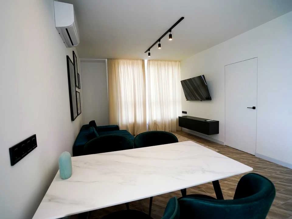 One-room apartment. Kyiv, Naberezhno-Rybalska St.