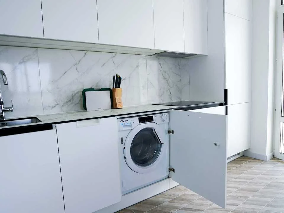 One-room apartment. Kyiv, Naberezhno-Rybalska St.