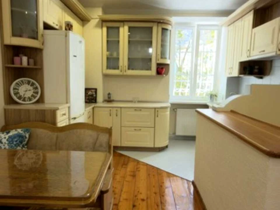 Apartment. Lviv, Stryiska St.