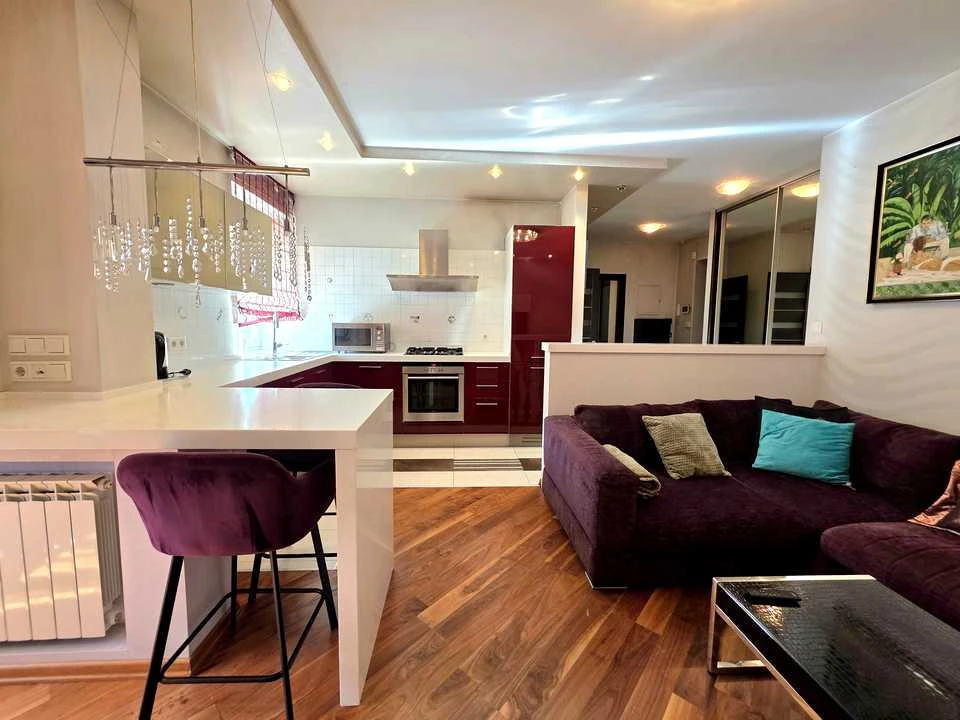 2-room apartment. Kyiv, Lesya Ukrainky Blvd.