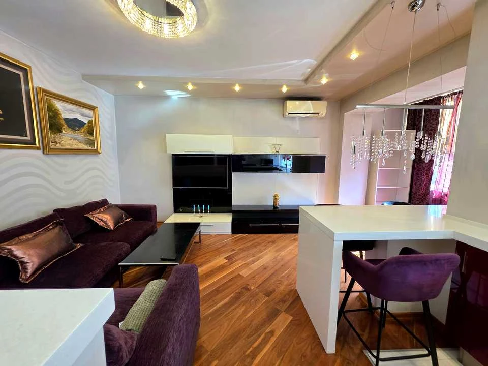 2-room apartment. Kyiv, Lesya Ukrainky Blvd.