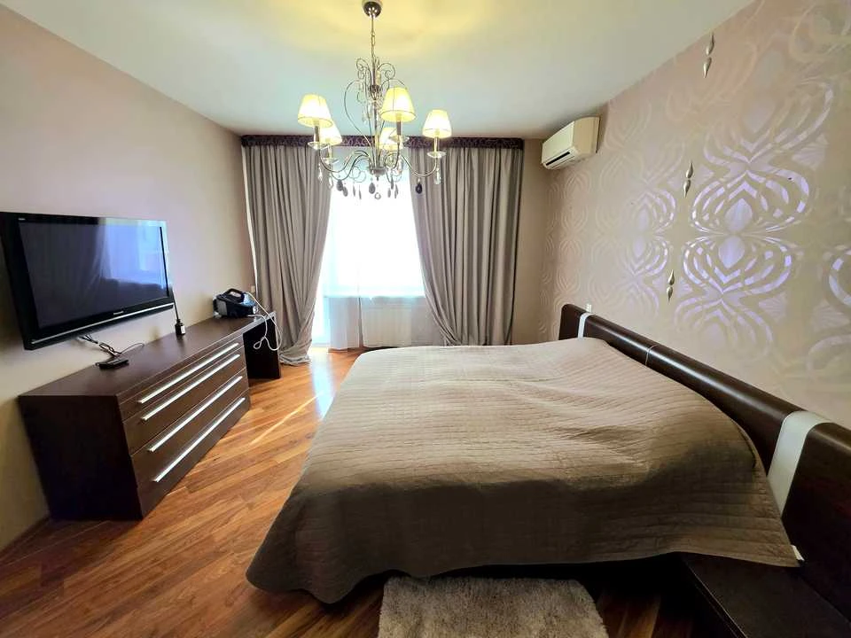2-room apartment. Kyiv, Lesya Ukrainky Blvd.