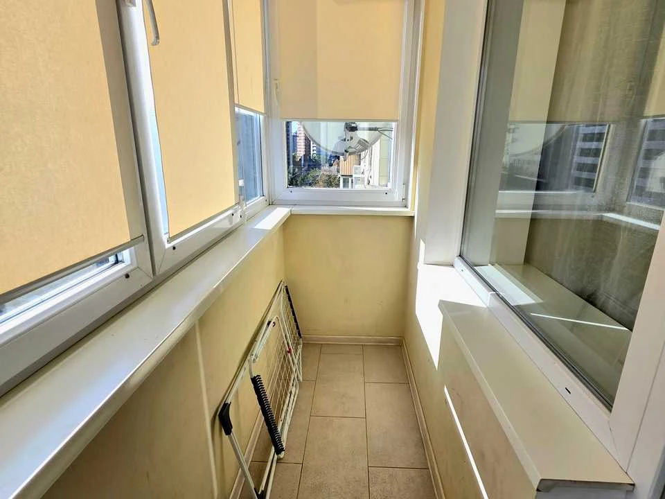 2-room apartment. Kyiv, Lesya Ukrainky Blvd.