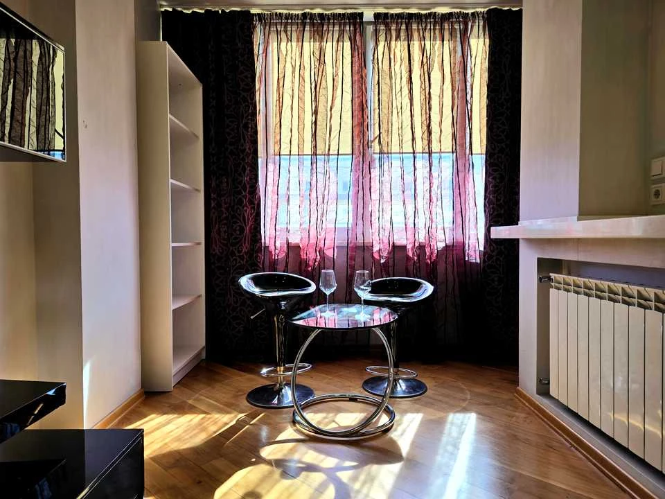 2-room apartment. Kyiv, Lesya Ukrainky Blvd.