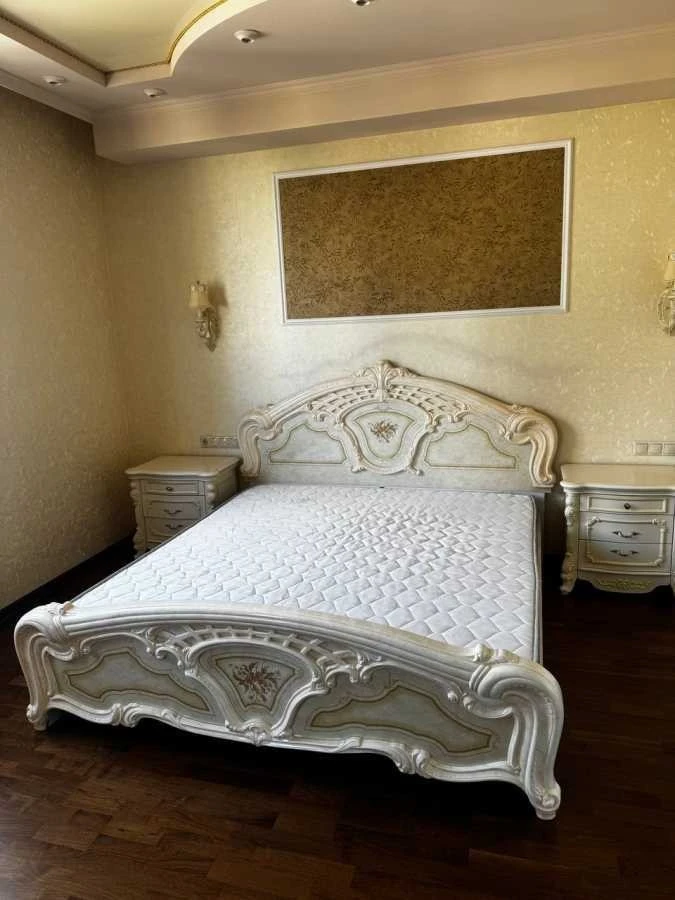 Оренда 3-кімнатної квартири 128 м², Василя Тютюнника вул., 3