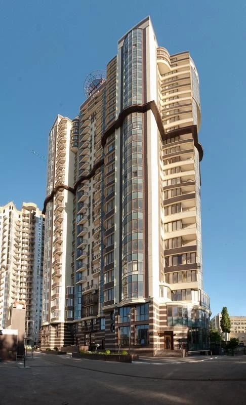 Оренда 3-кімнатної квартири 128 м², Василя Тютюнника вул., 3