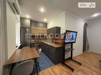 Продажа 3к квартиры 56 кв. м на спуск Печерский 15 • ID 3476