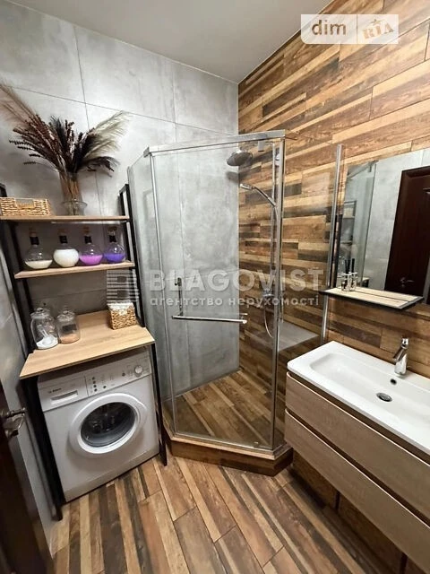 Продажа 3к квартиры 56 кв. м на спуск Печерский 15 • ID 3476