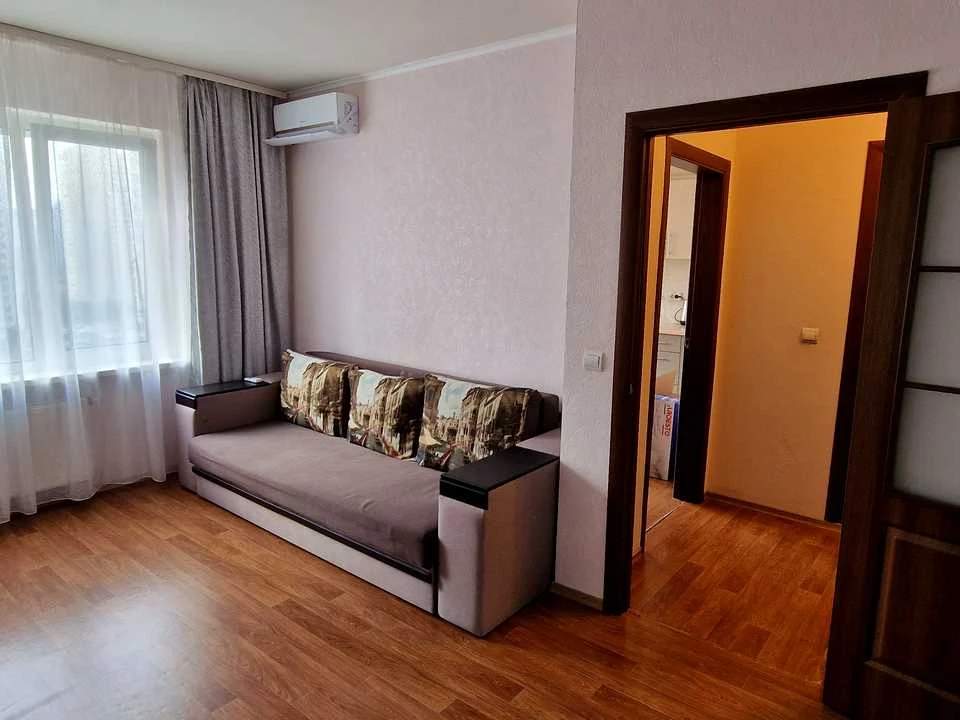 One-room apartment. Kyiv, Boris Hmyri Street.