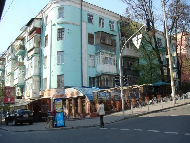 Sale of a 3-room apartment of 80 m², Saksaganskogo Street, 42