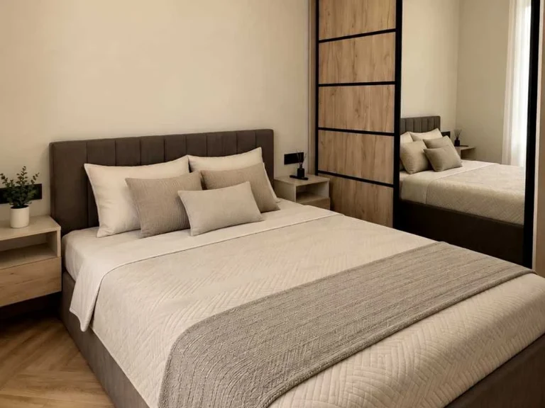 Apartment. Dnipro, Zhmelyobsky Prospect.