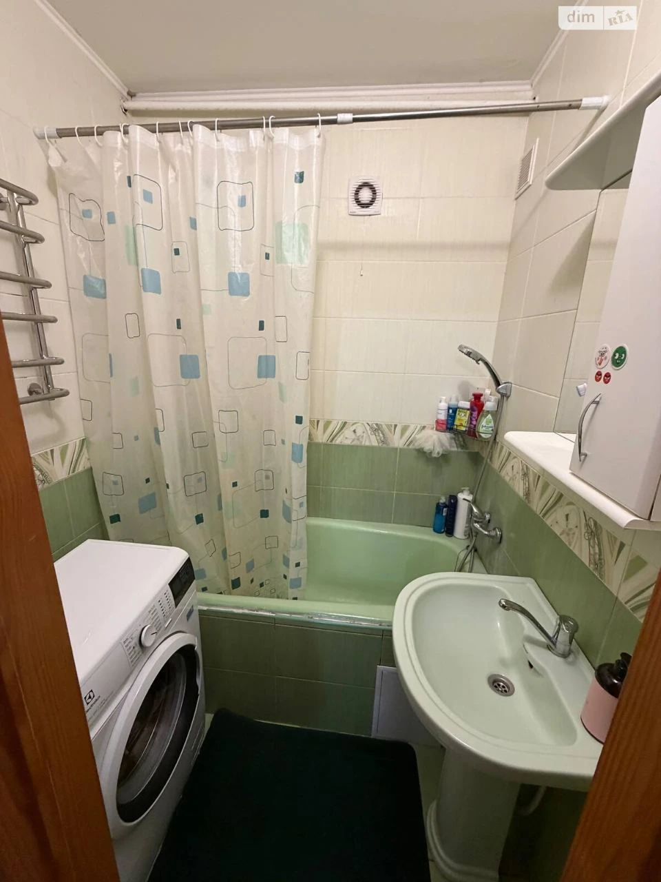 Apartment for Sale, Exhibition