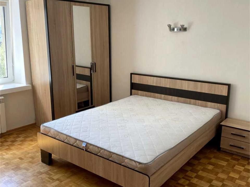 Квартира. Київ, Левка Лук'яненка вул.