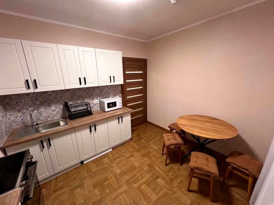 Квартира. Київ, Коноплянська вул.