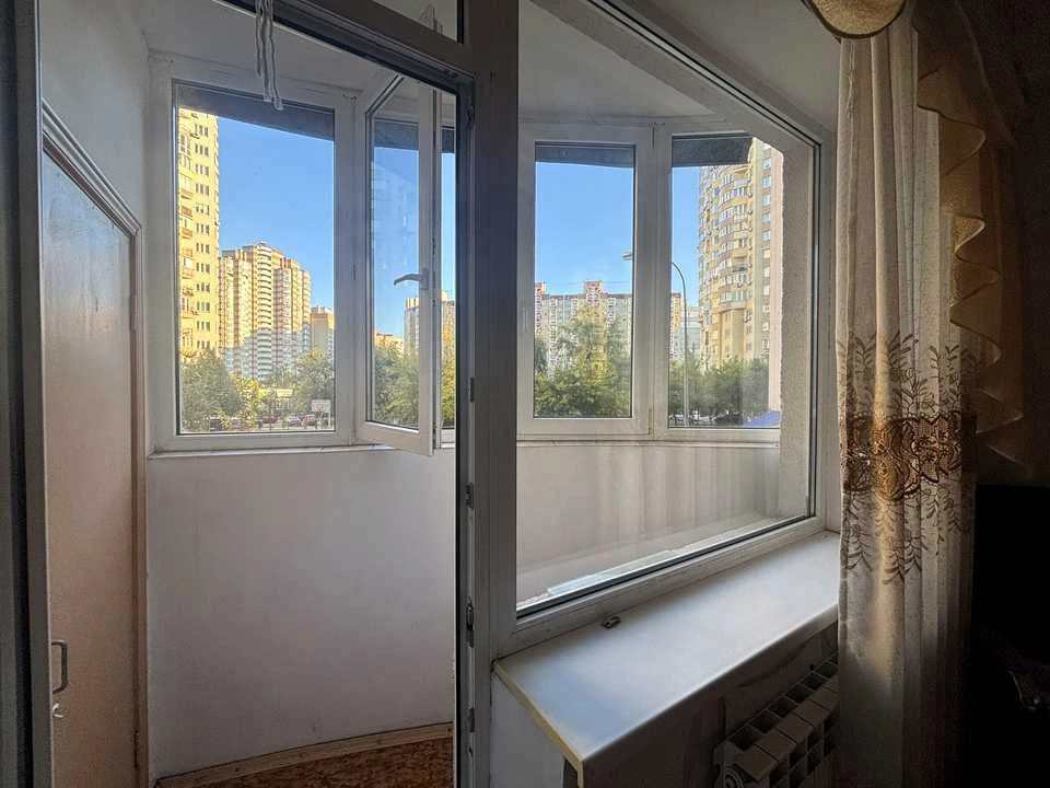 Квартира. Київ, Урлівська вул.