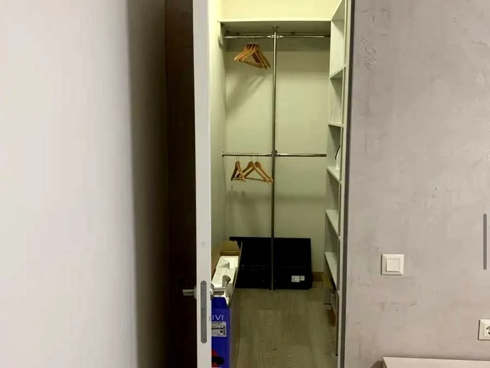 Квартира. Київ, Анни Ахматової вул.
