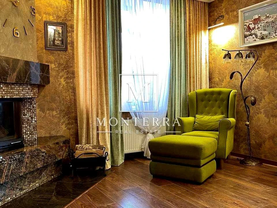 Будинок. Київ, Прирічна вул.