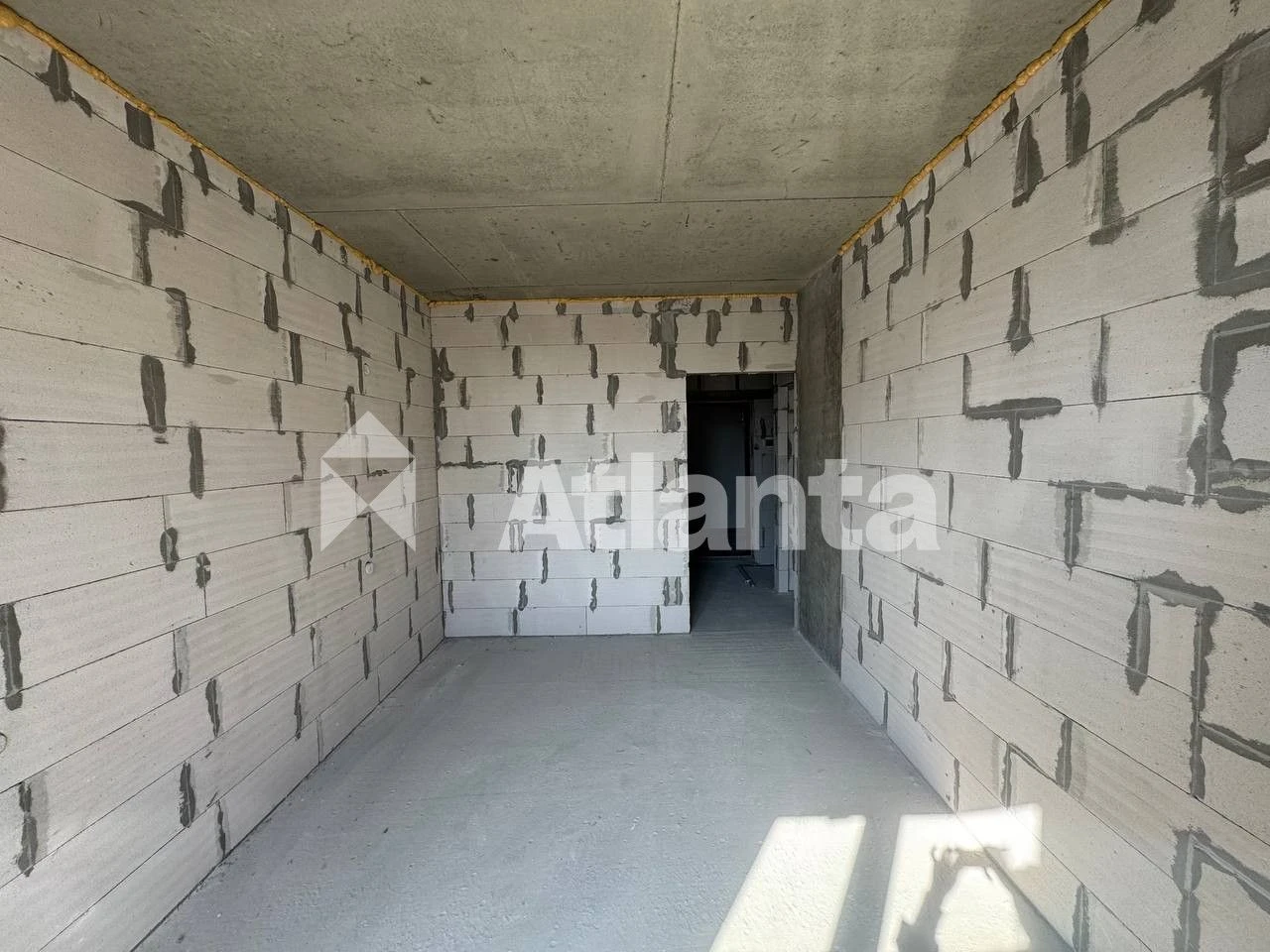 Продаж 1-кімнатної квартири 37,6 м² у ЖК ВЕЖА — Підзамче