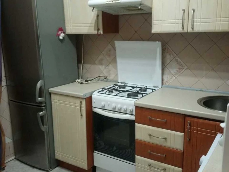 Apartment. Kyiv, Nizinenska St.