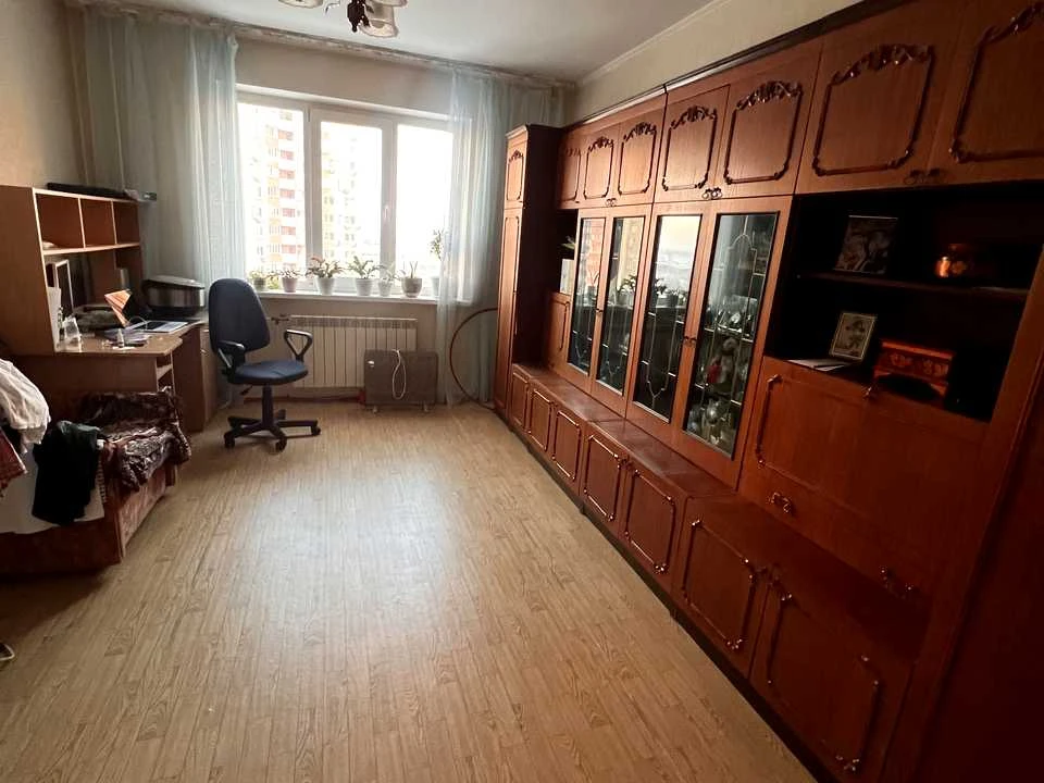 Квартира. Київ, Милославська вул.