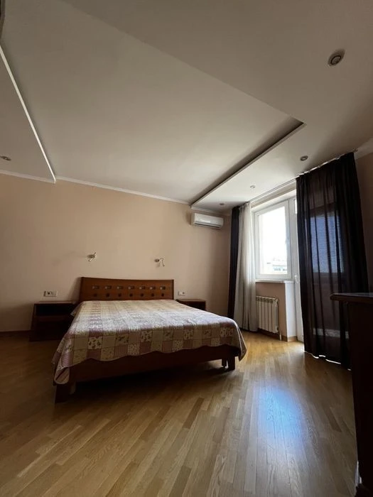 Soho Residence residential complex 155 sq. m. Holosiivskyi Avenue, center,
