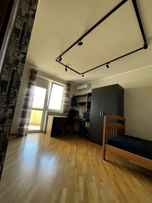 Soho Residence residential complex 155 sq. m. Holosiivskyi Avenue, center,