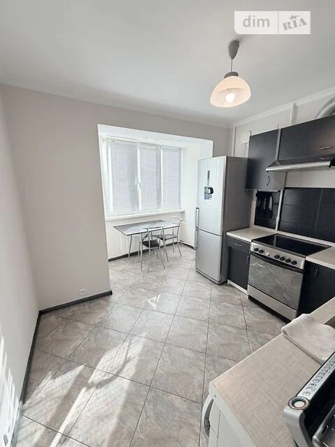 Sale of a 3-room apartment 70 sq. m on Volodymyr Iasiuk Avenue 27A