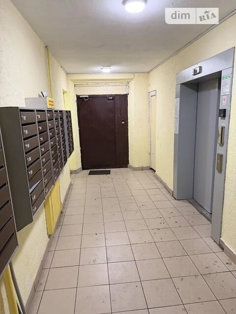 Sale of a 3-room apartment 70 sq. m on Volodymyr Iasiuk Avenue 27A