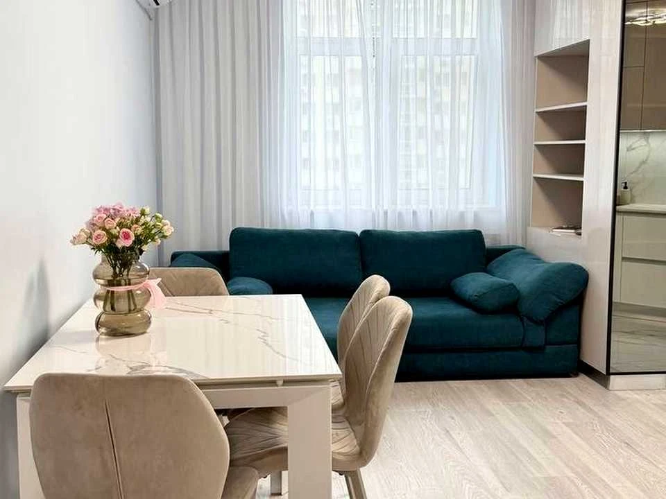 Apartment. Kyiv, Mikols'ko-Slobids'ka St.