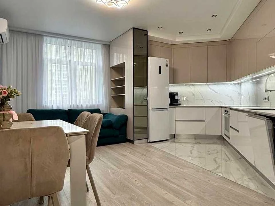 Apartment. Kyiv, Mikols'ko-Slobids'ka St.