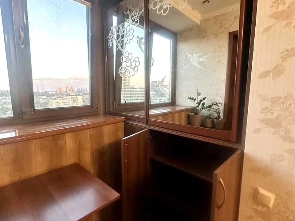 Apartment. Kyiv, Petro Bolbochano Street