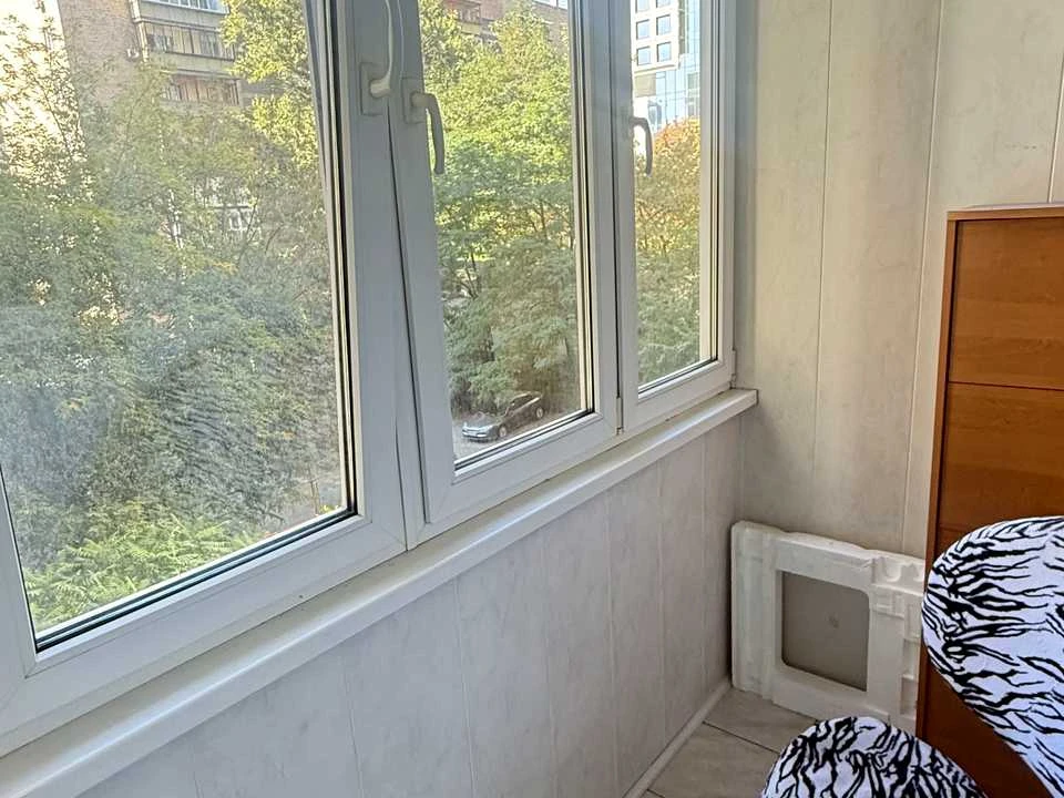 Квартира. Київ, Предславинська вул.