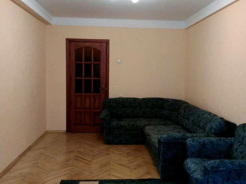 Квартира. Київ, Новогоспітальна вул.