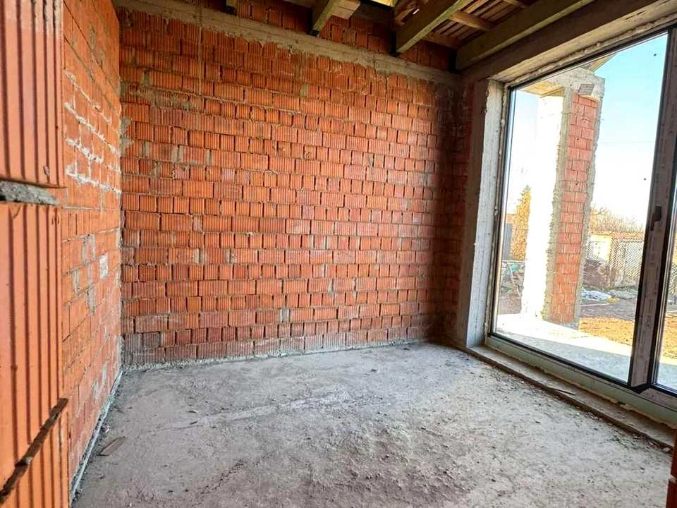 Будинок. Ужгород, Вишнева вул. (Поліни Осипенко)